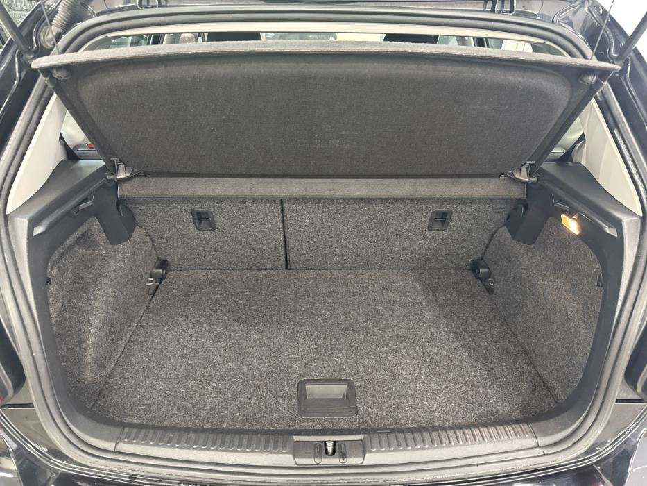 VOLKSWAGEN Polo 2014