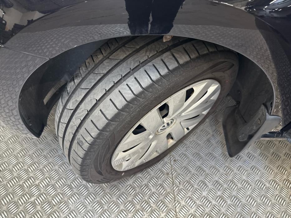 VOLKSWAGEN Polo 2014