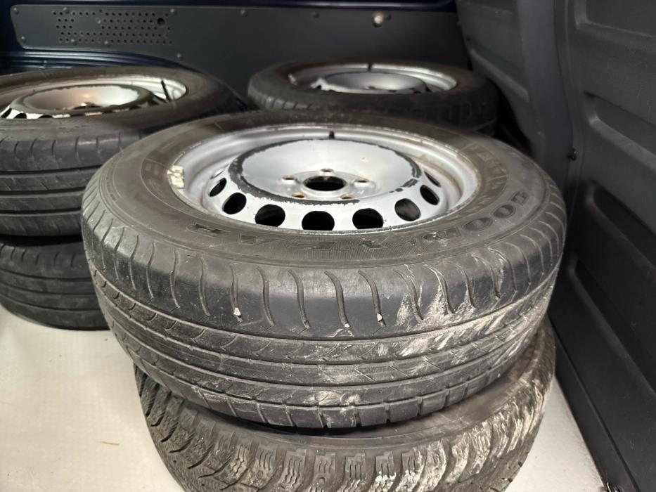 VOLKSWAGEN Caddy 2014