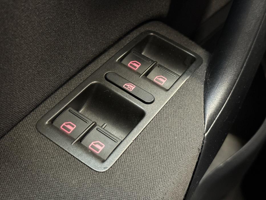 VOLKSWAGEN Polo 2010