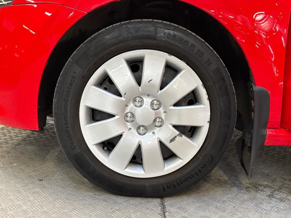 VOLKSWAGEN Polo 2010