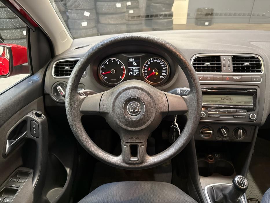 VOLKSWAGEN Polo 2010