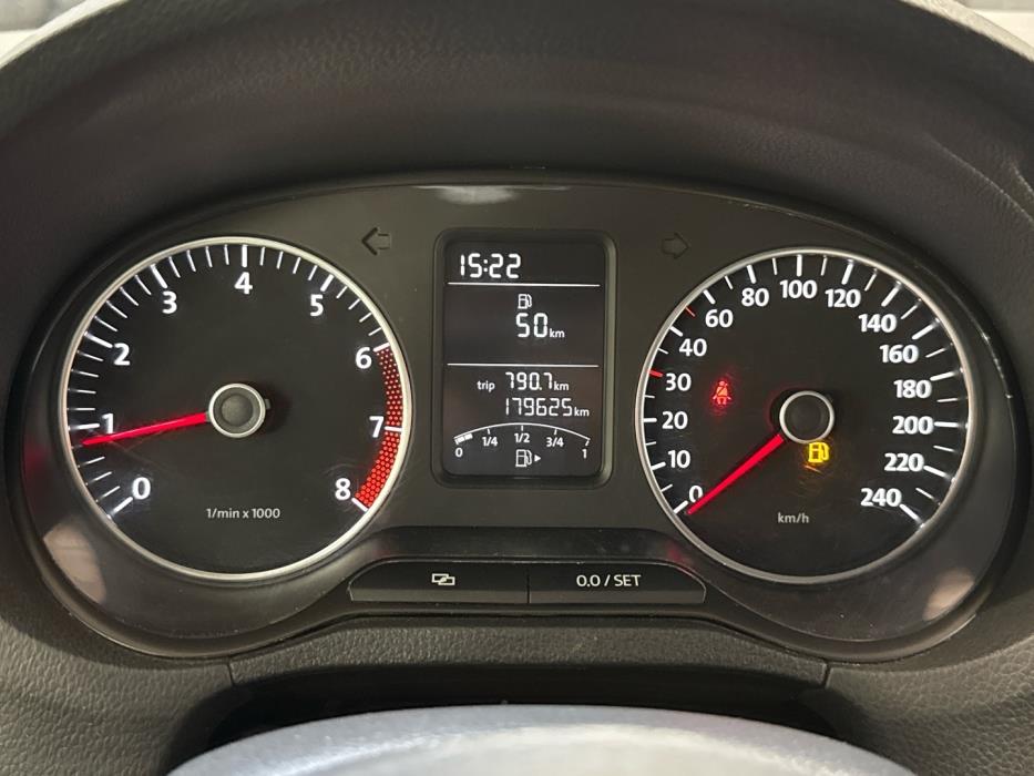 VOLKSWAGEN Polo 2010