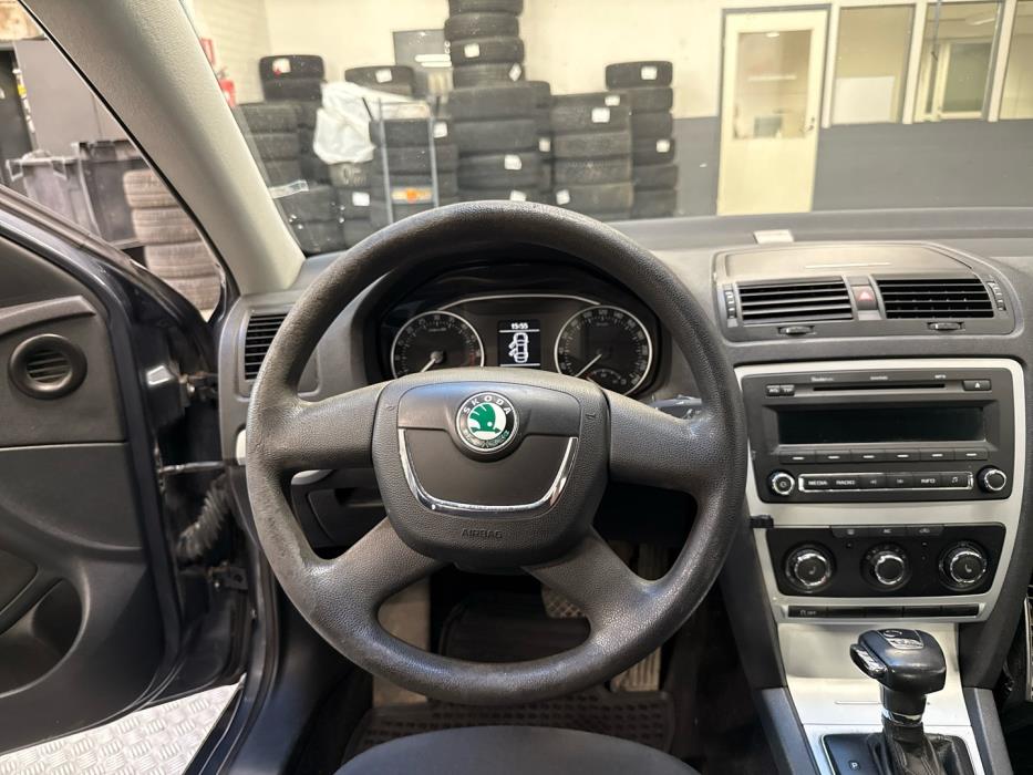 SKODA Octavia 2011