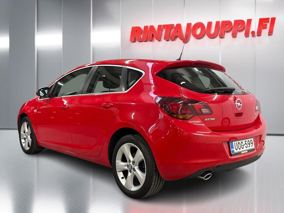 OPEL Astra 2012