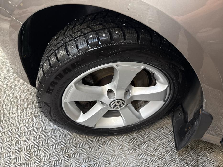 VOLKSWAGEN Passat 2011