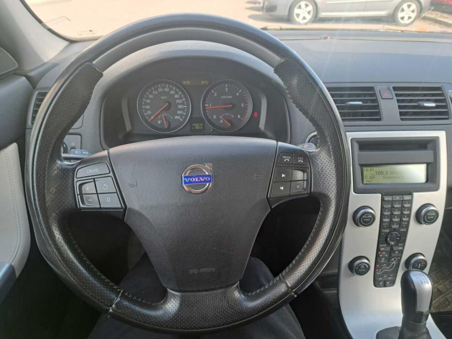 VOLVO V50 2012