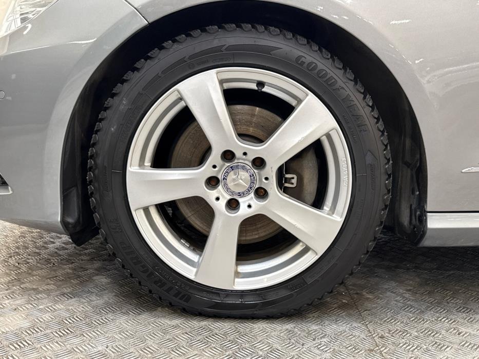 MERCEDES-BENZ E 2013