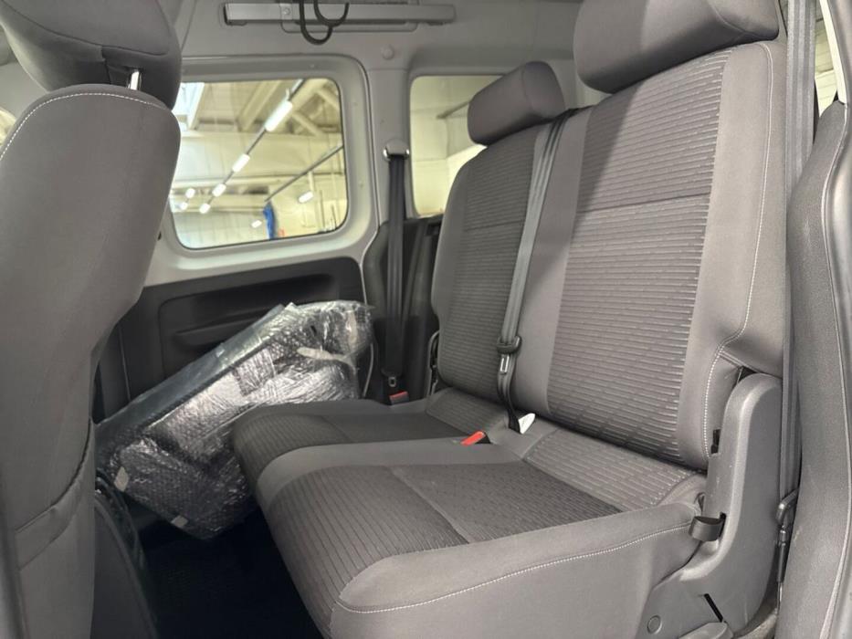 VOLKSWAGEN Caddy 2012