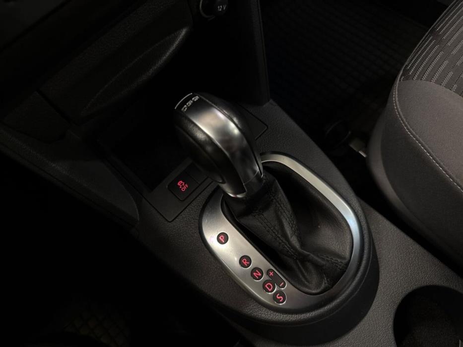 VOLKSWAGEN Caddy 2012