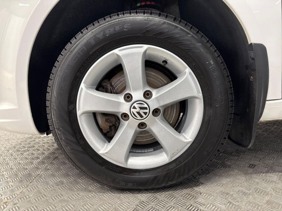 VOLKSWAGEN Caddy 2012