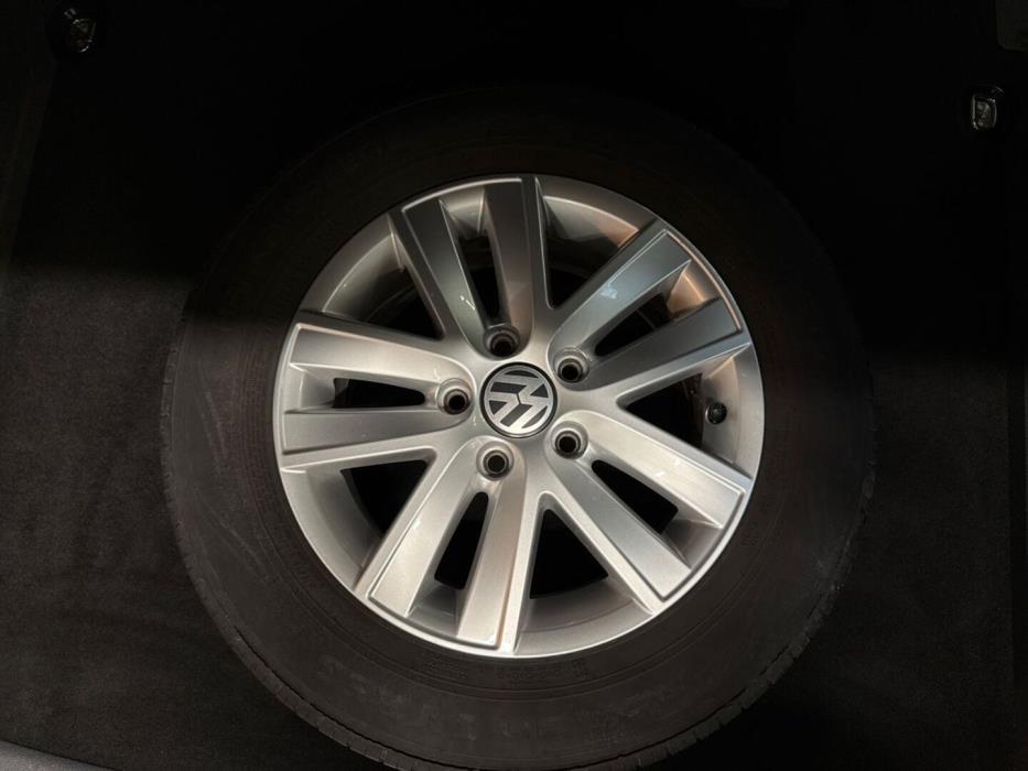 VOLKSWAGEN Caddy 2012