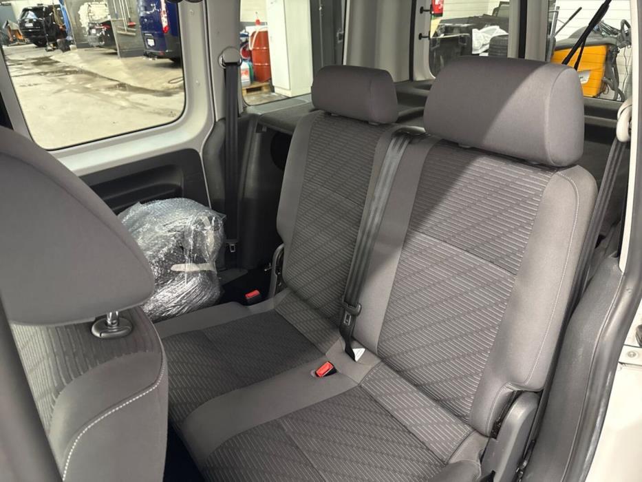 VOLKSWAGEN Caddy 2012