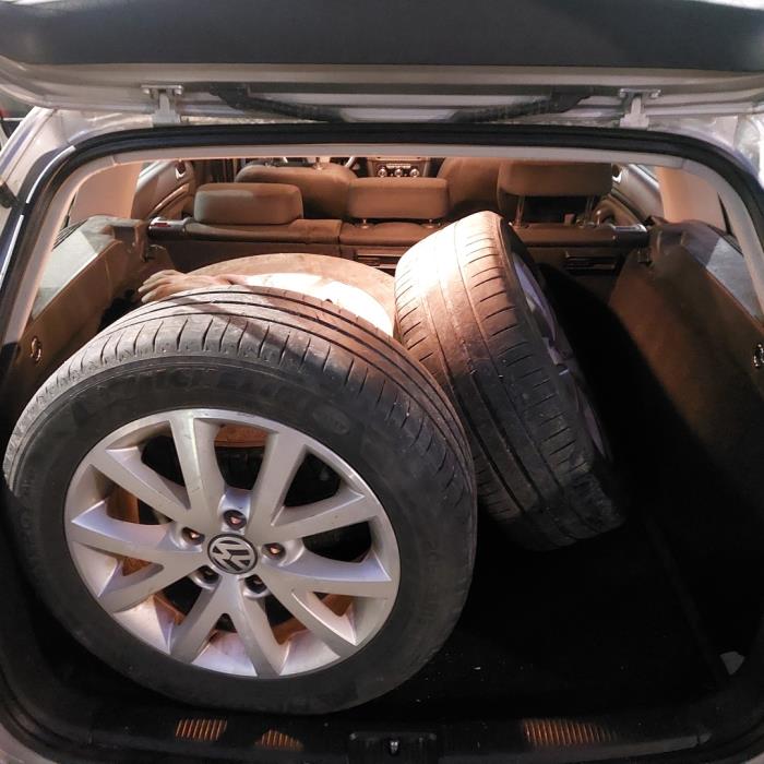 VOLKSWAGEN Golf 2013