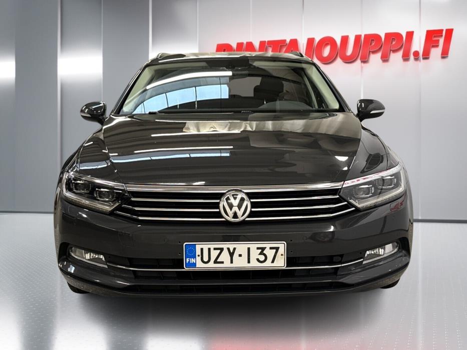 VOLKSWAGEN Passat 2018