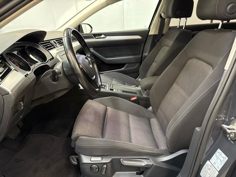 VOLKSWAGEN Passat 2018