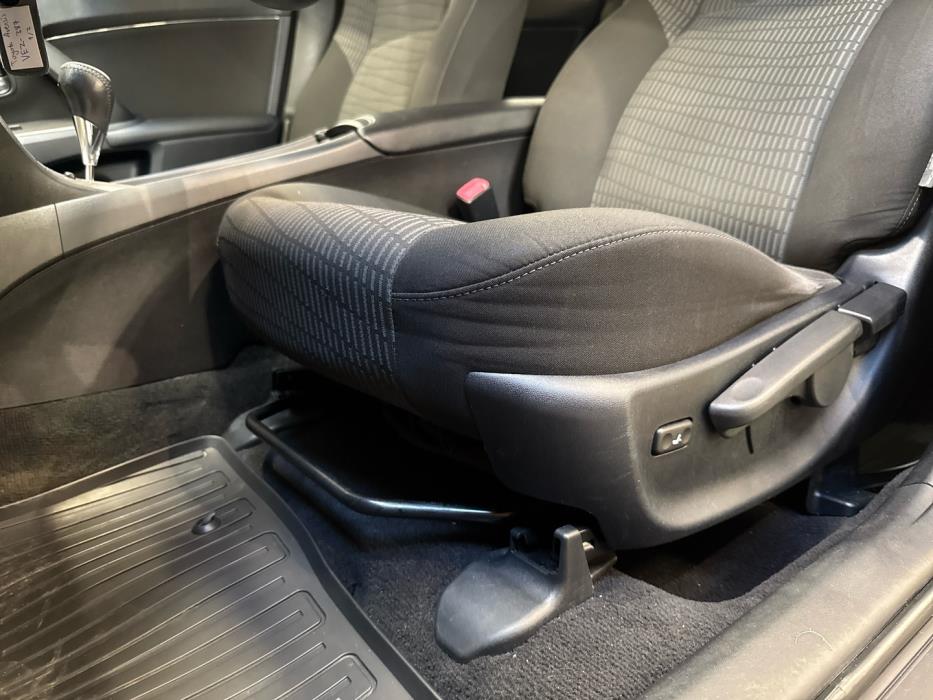 TOYOTA Avensis 2011