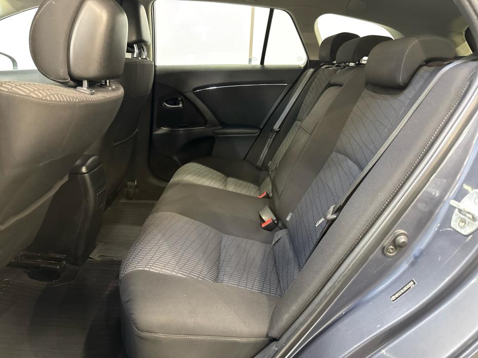 TOYOTA Avensis 2011