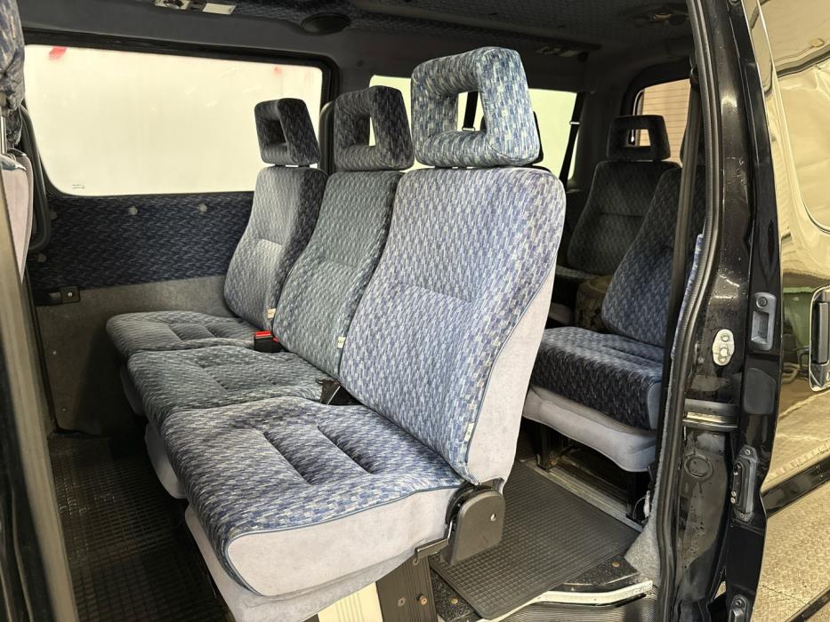 TOYOTA Hiace 2001