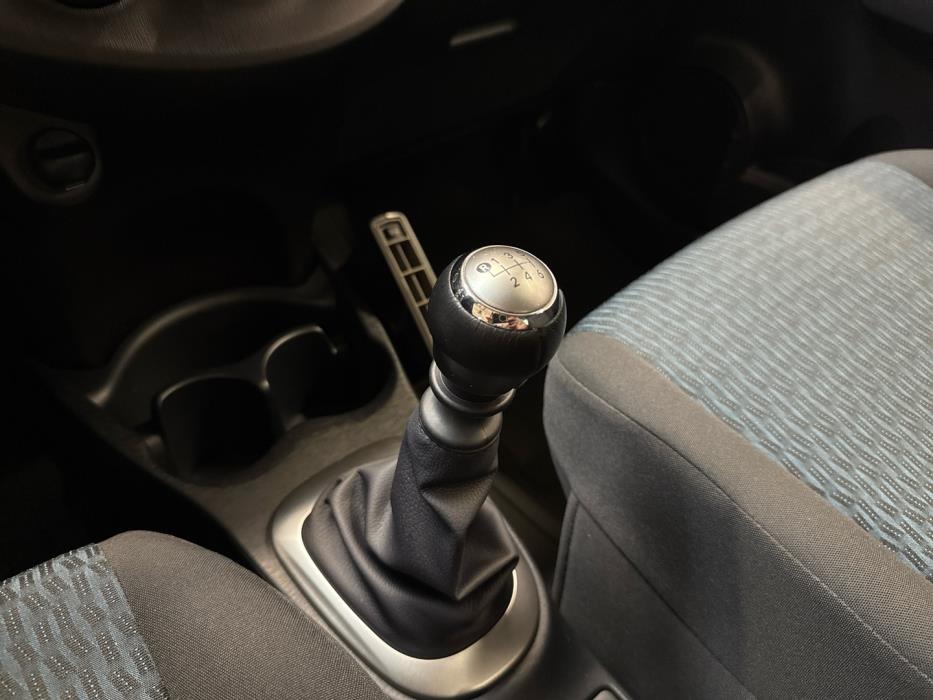 TOYOTA Yaris 2013