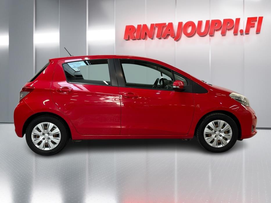TOYOTA Yaris 2013