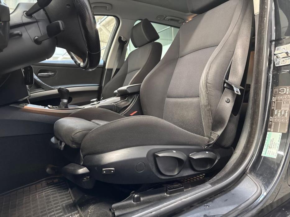 BMW 320 2008