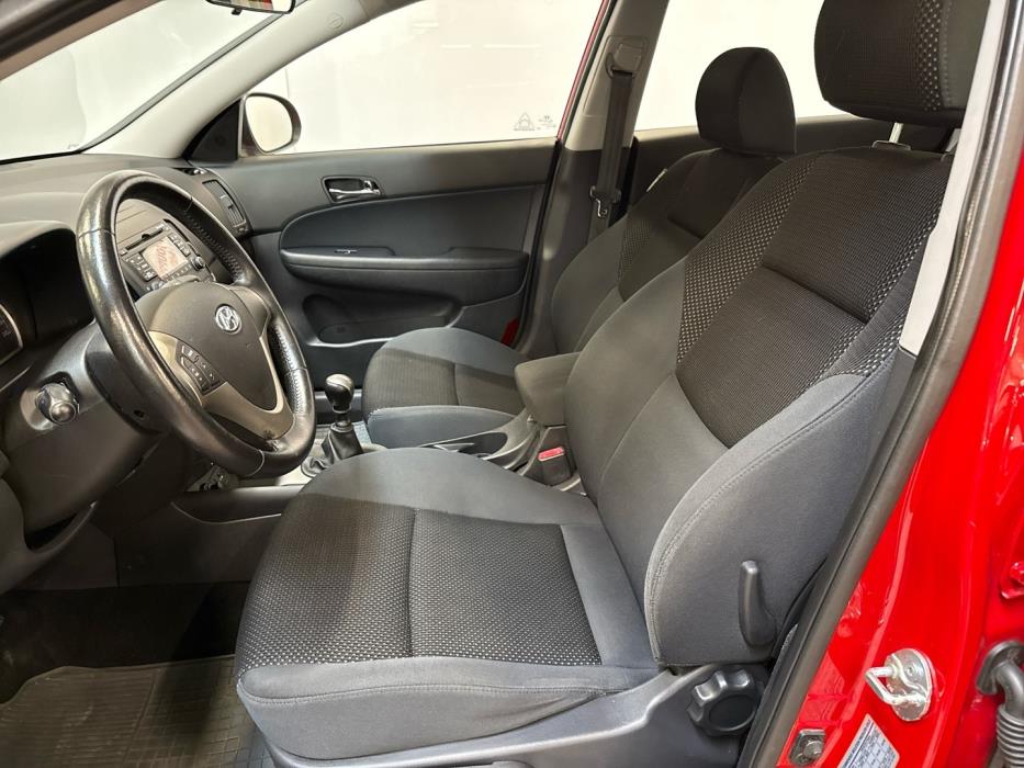 HYUNDAI i30 2010