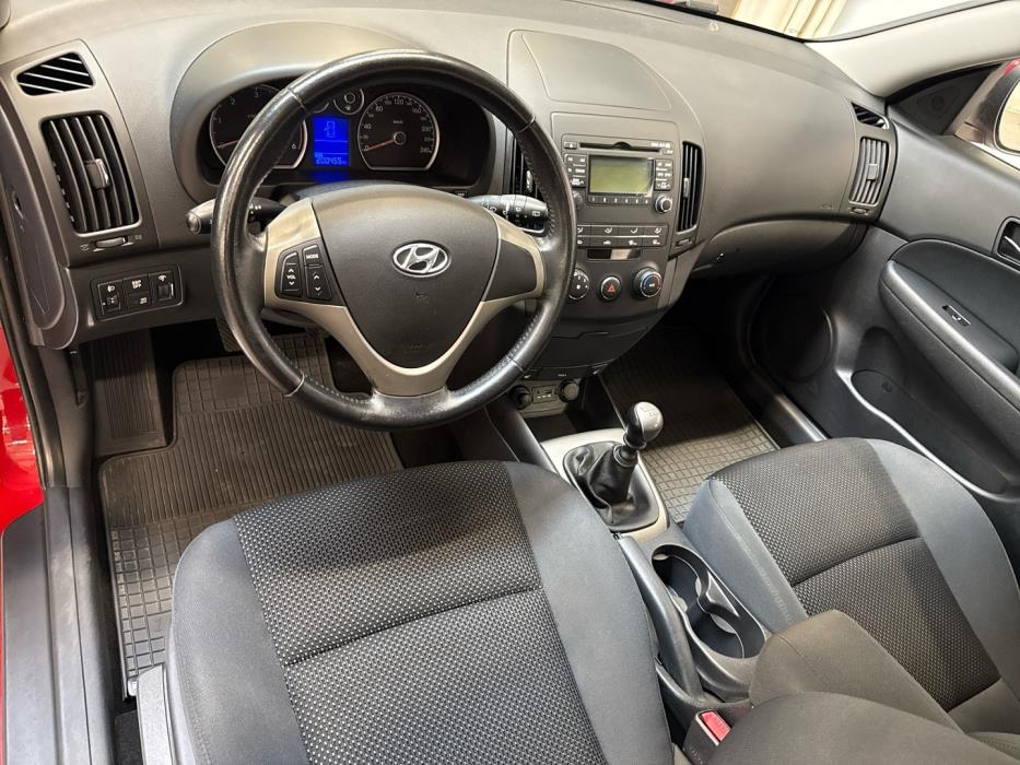 HYUNDAI i30 2010