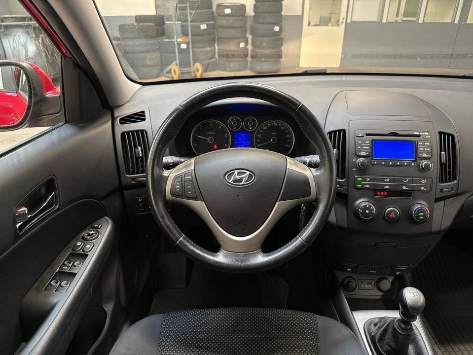 HYUNDAI i30 2010