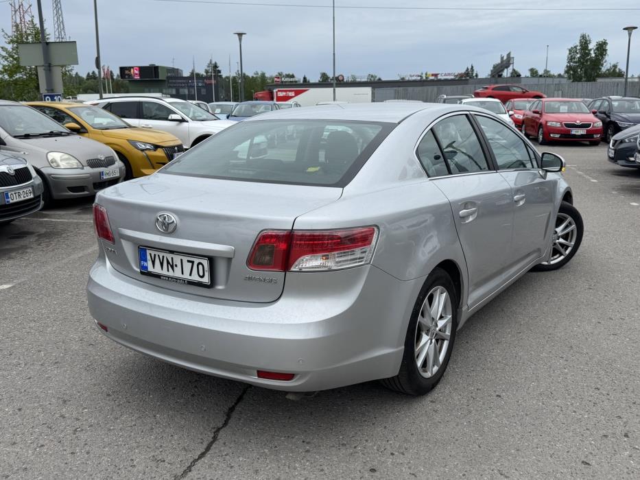 TOYOTA Avensis 2011