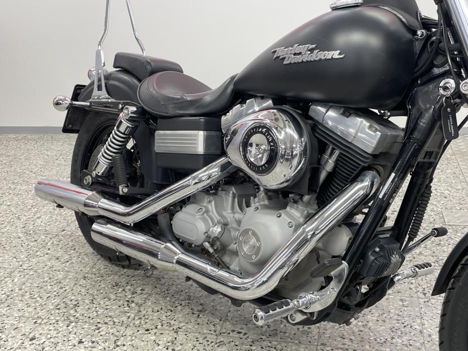 HARLEY-DAVIDSON DYNA 2010