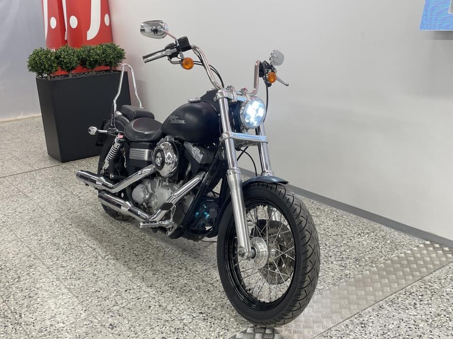 HARLEY-DAVIDSON DYNA 2010