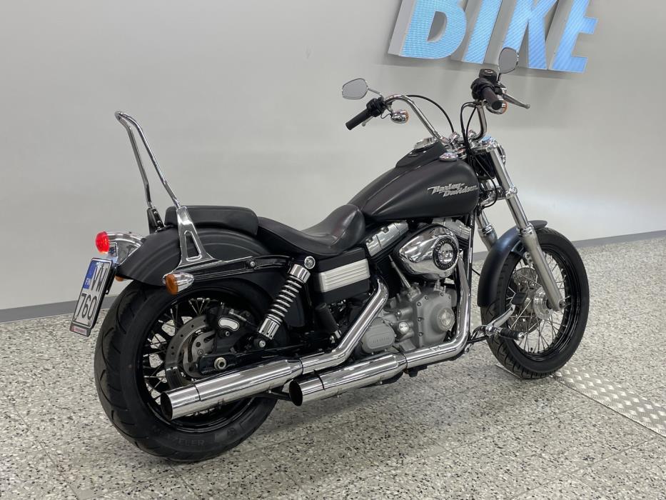 HARLEY-DAVIDSON DYNA 2010