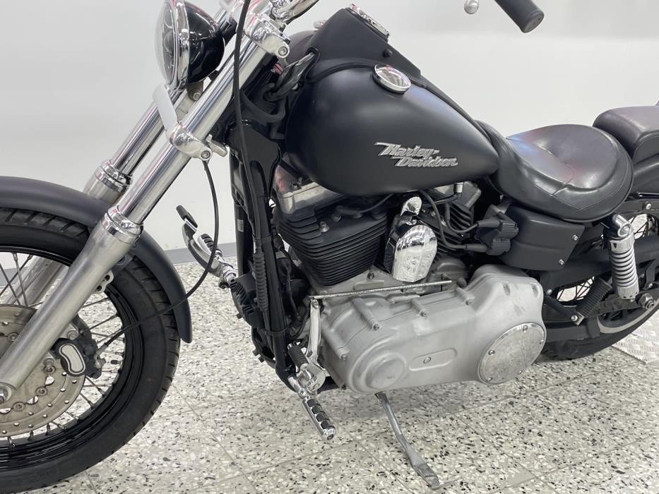 HARLEY-DAVIDSON DYNA 2010