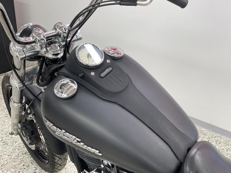 HARLEY-DAVIDSON DYNA 2010