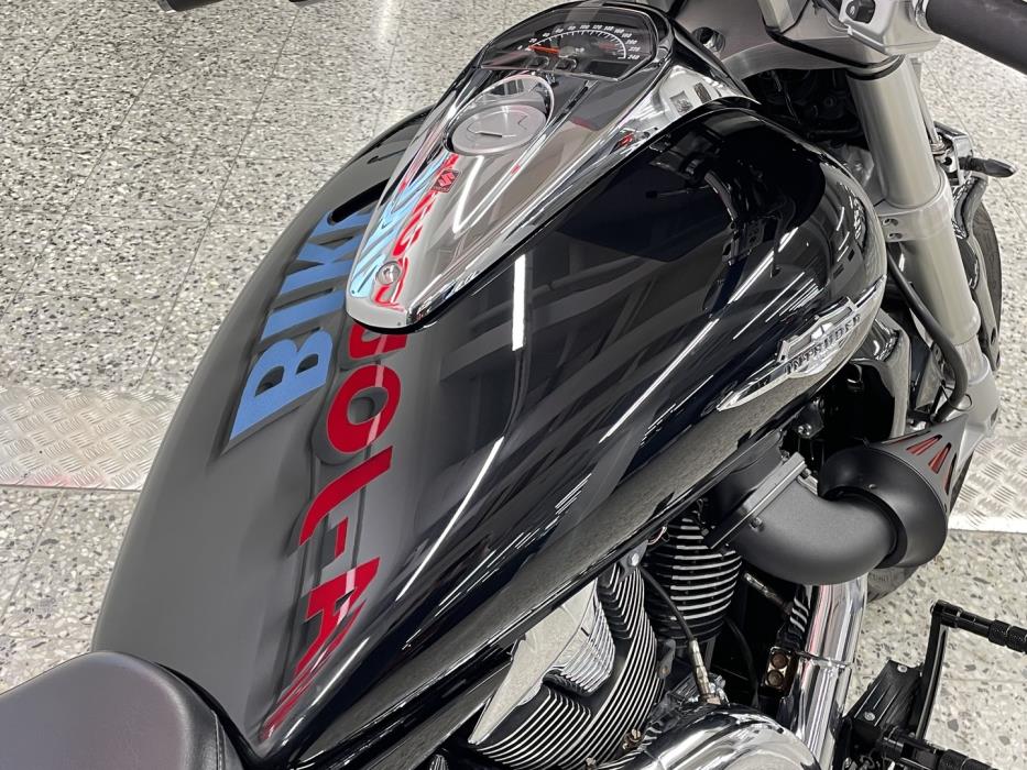 SUZUKI INTRUDER 2008