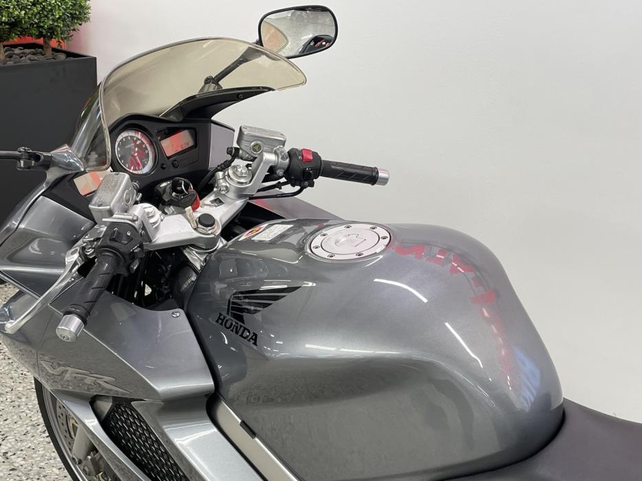 HONDA VFR 2008