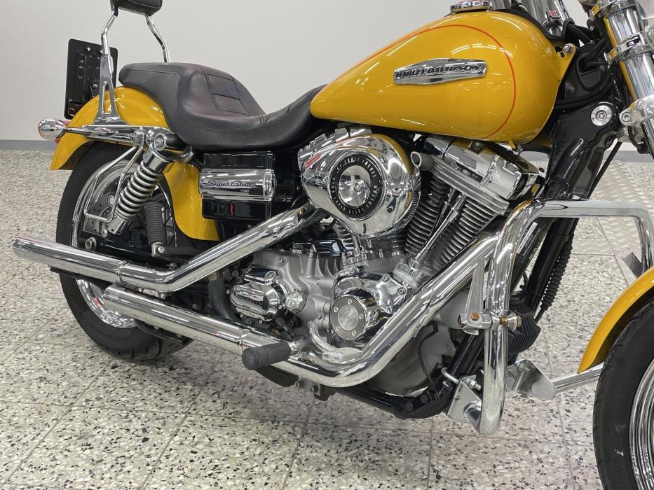 HARLEY-DAVIDSON DYNA 2008