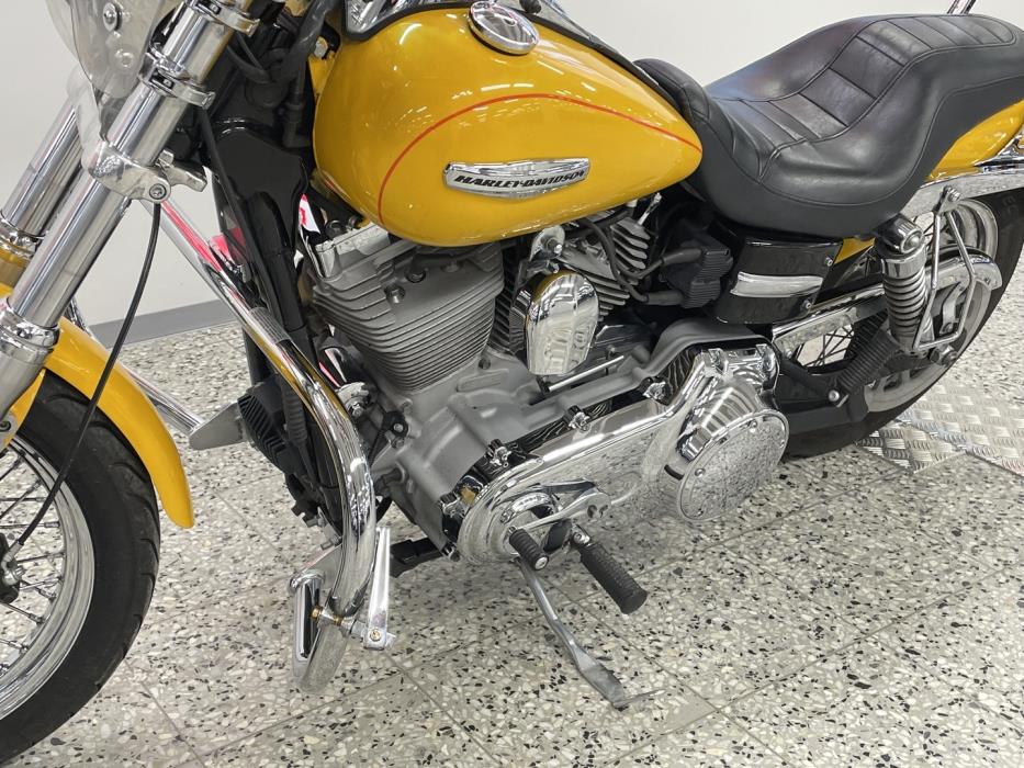 HARLEY-DAVIDSON DYNA 2008