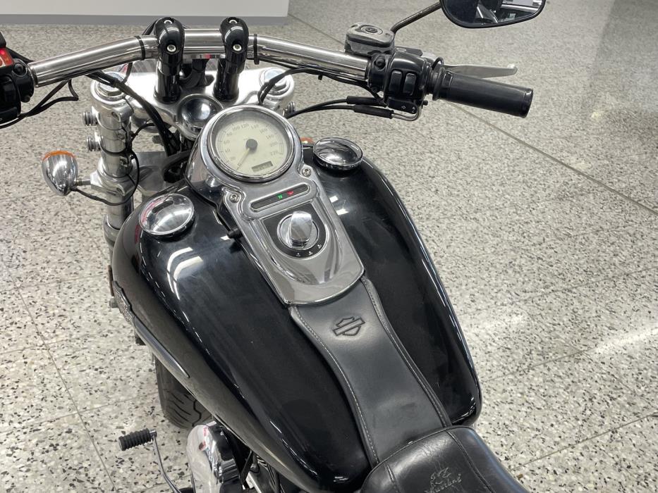 HARLEY-DAVIDSON DYNA 2008