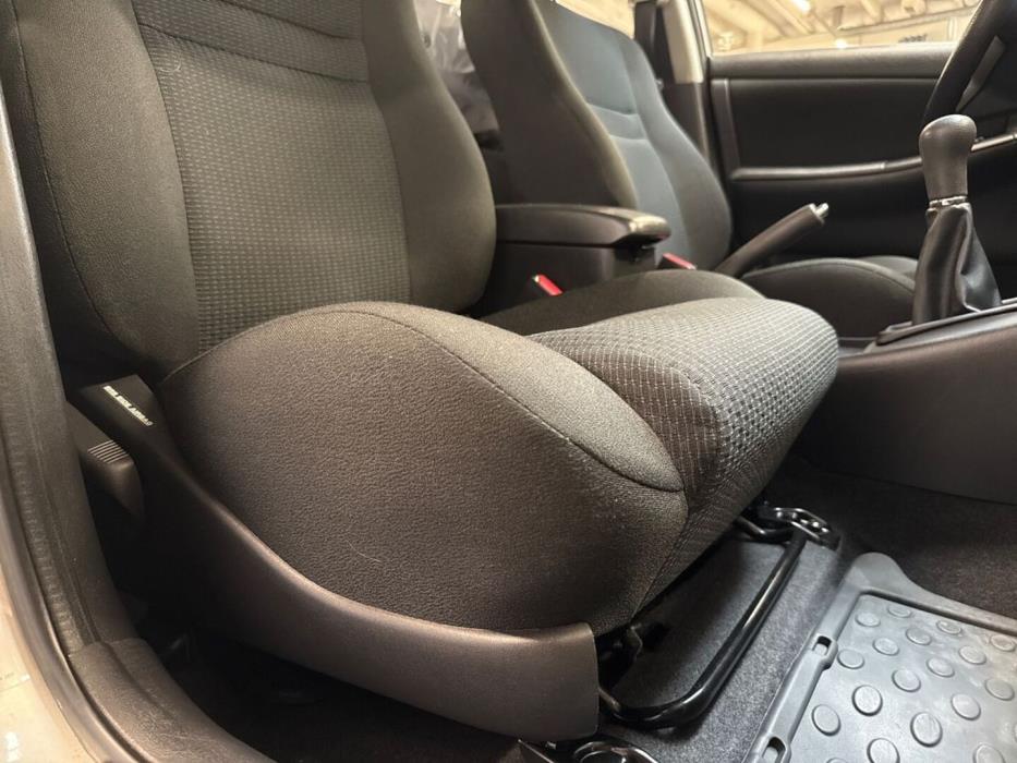 TOYOTA Corolla 2005