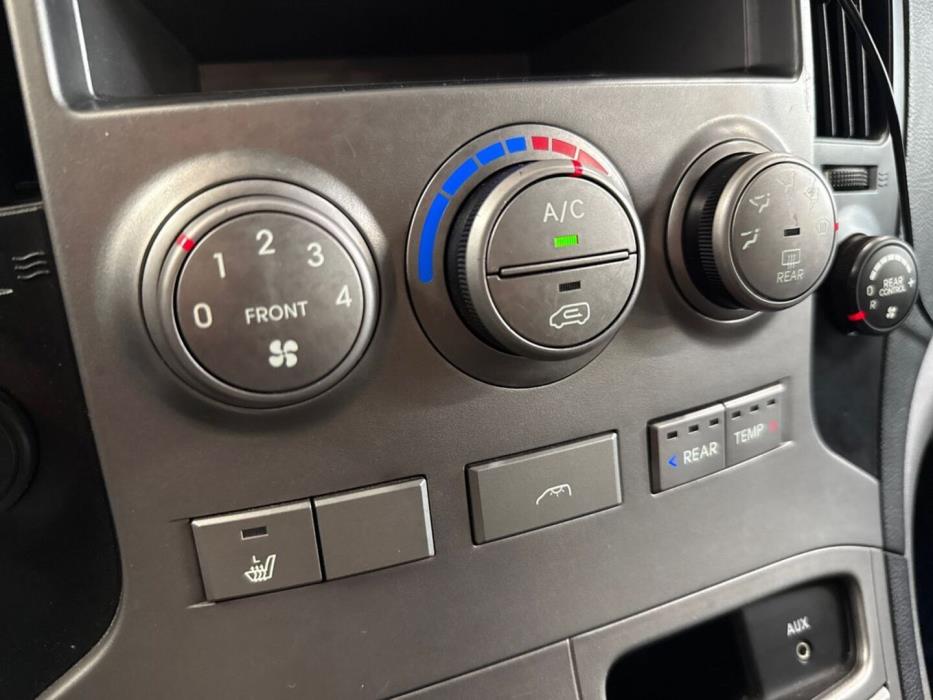 HYUNDAI H-1 2010