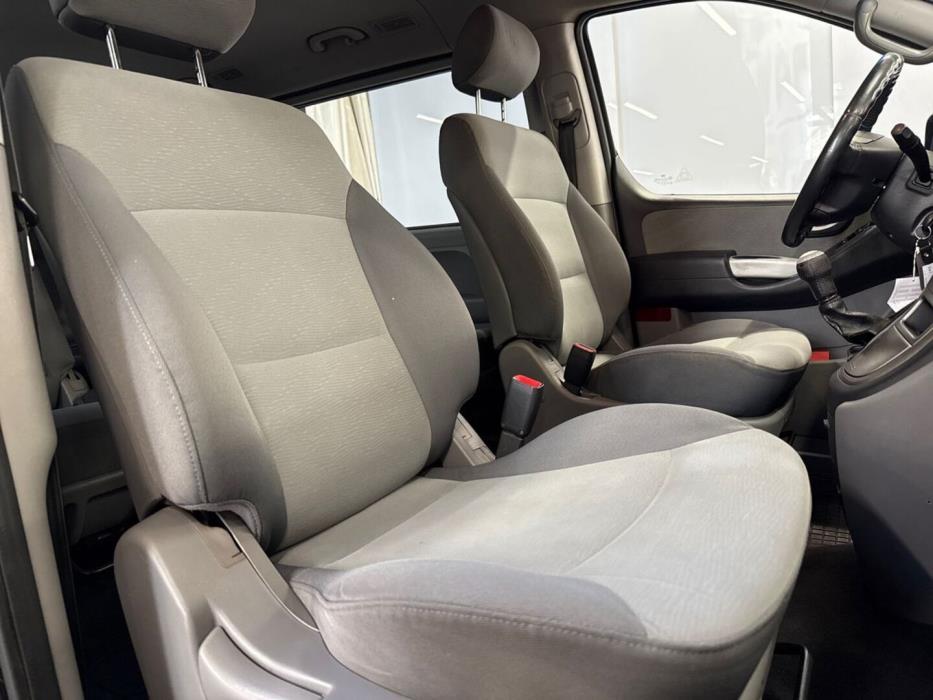 HYUNDAI H-1 2010