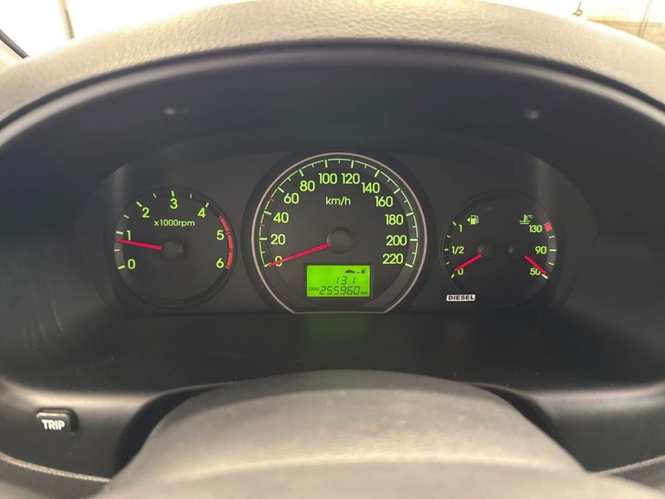 HYUNDAI H-1 2010