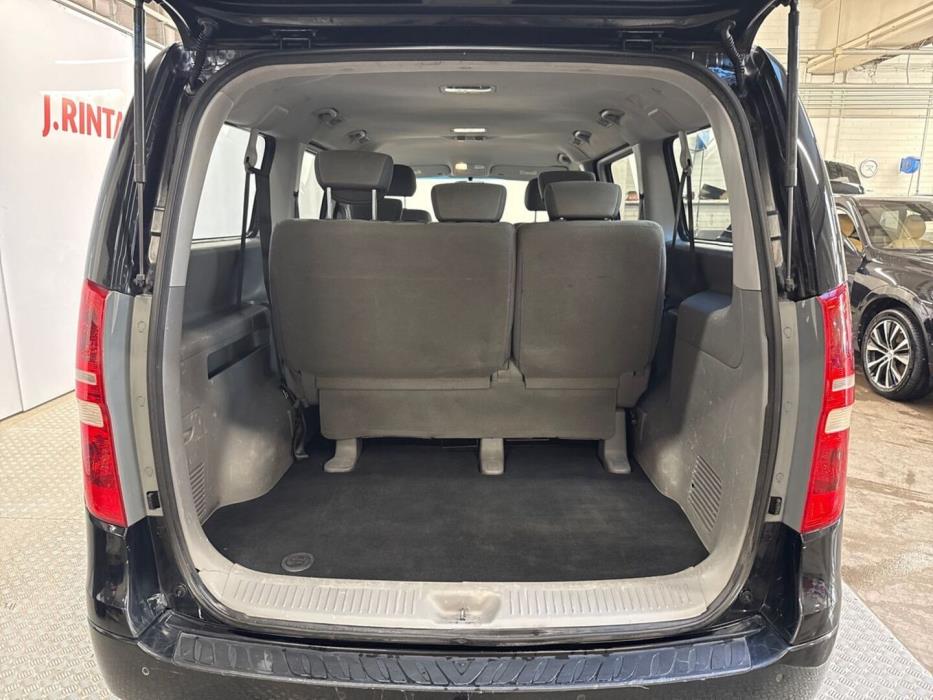HYUNDAI H-1 2010