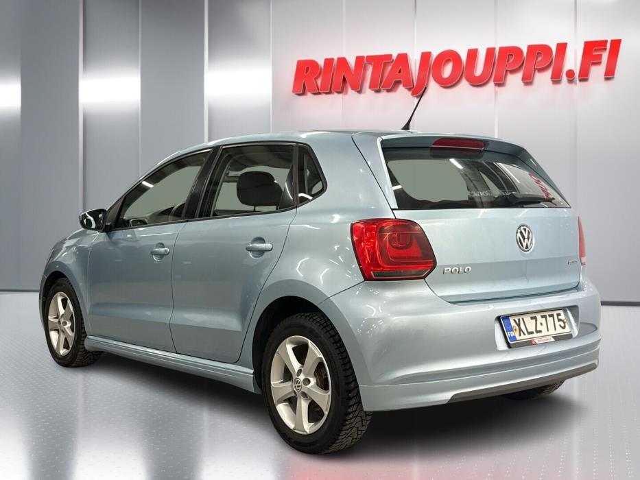 VOLKSWAGEN Polo 2012