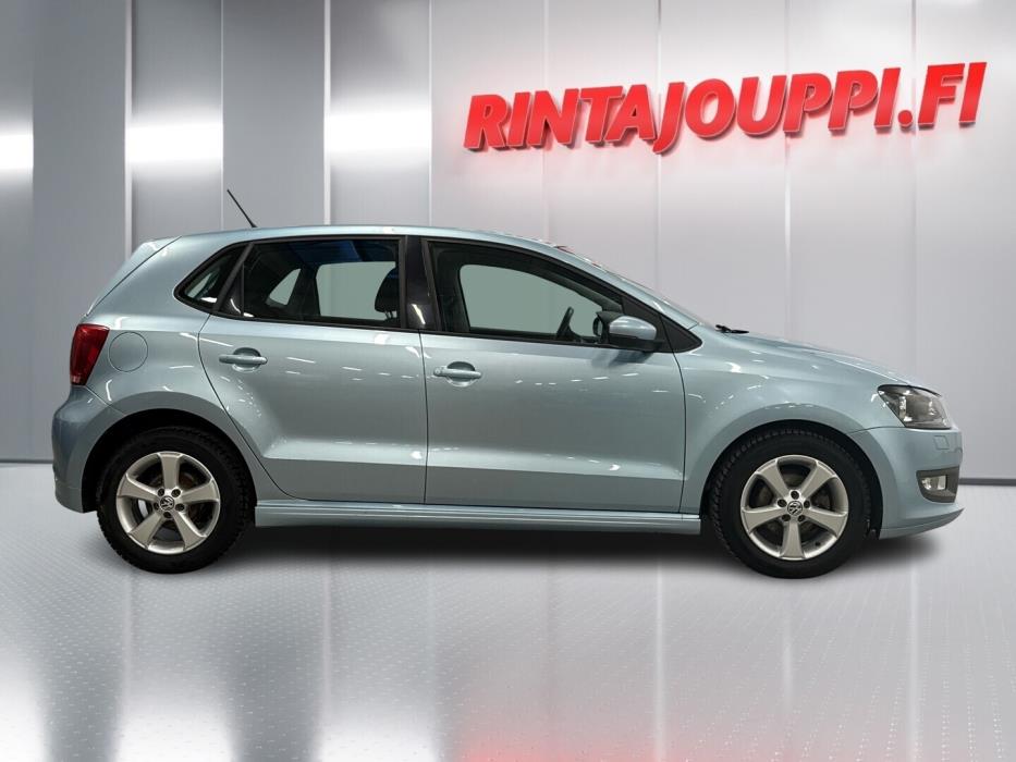 VOLKSWAGEN Polo 2012