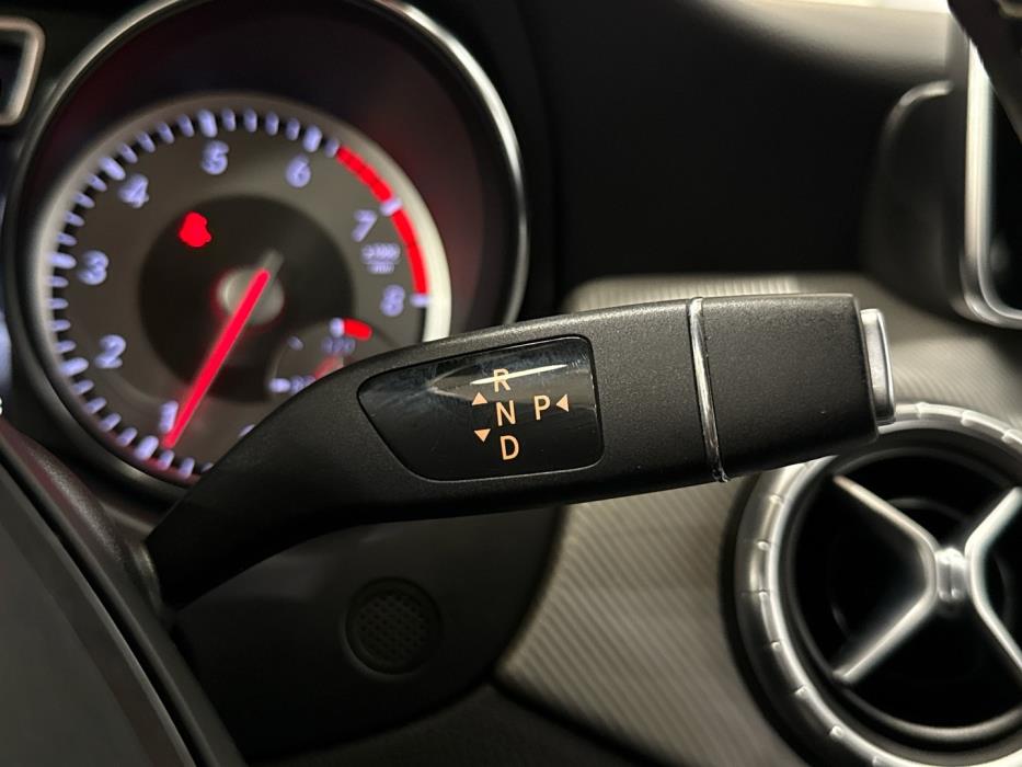 MERCEDES-BENZ CLA 2015