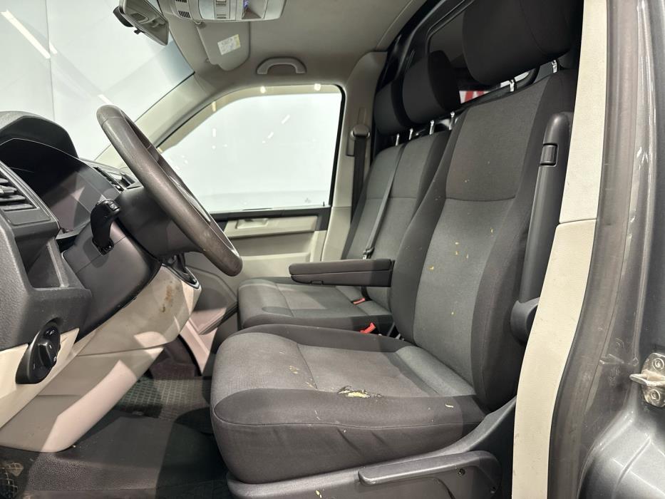 VOLKSWAGEN Transporter 2016