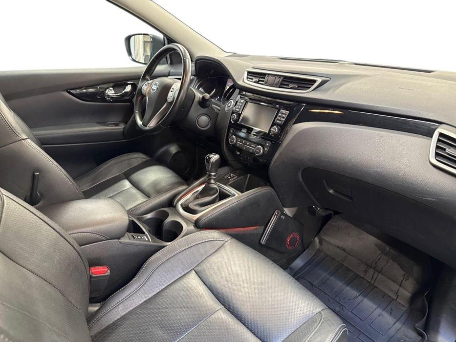 NISSAN Qashqai 2017